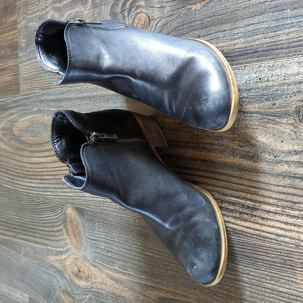 Black Boots